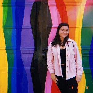 Meet your Posher, Nicole